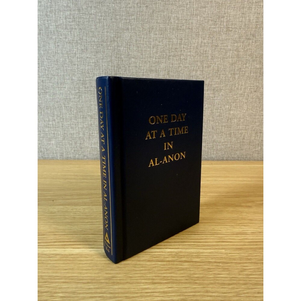 One Day at a Time in Al-Anon B-6 Hardcover Daily Meditation Recovery Book 2000